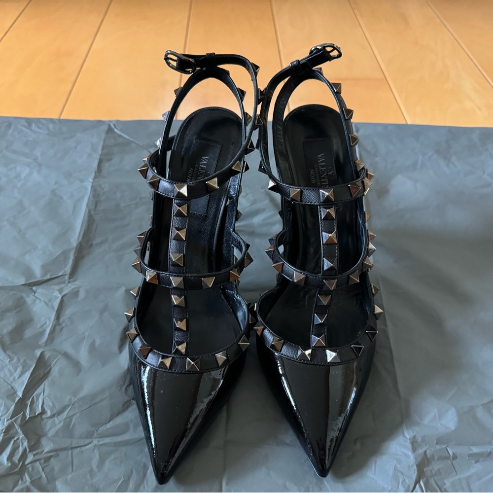 Valentino Rockstud Patent Pumps 100mm in Black size 37.5 (worn couple ti…